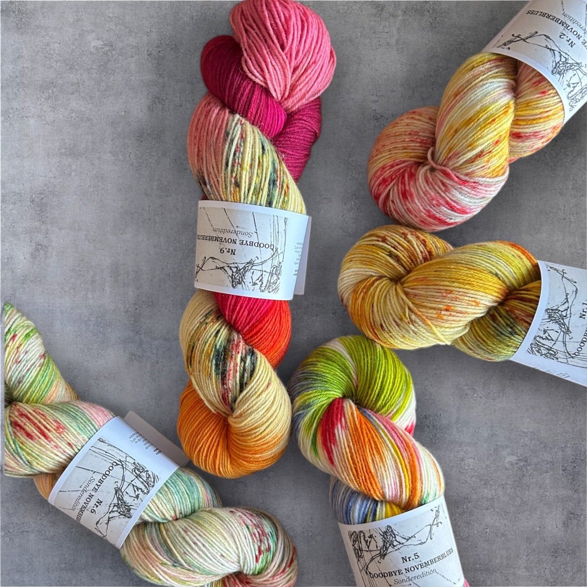 Atelier Franziska Uhl Handgefärbte Sockenwolle - BONIFAKTUR - Goodbye Novemberblues 1 - Atelier Franziska Uhl Atelier Franziska Uhl Handgefärbte Sockenwolle