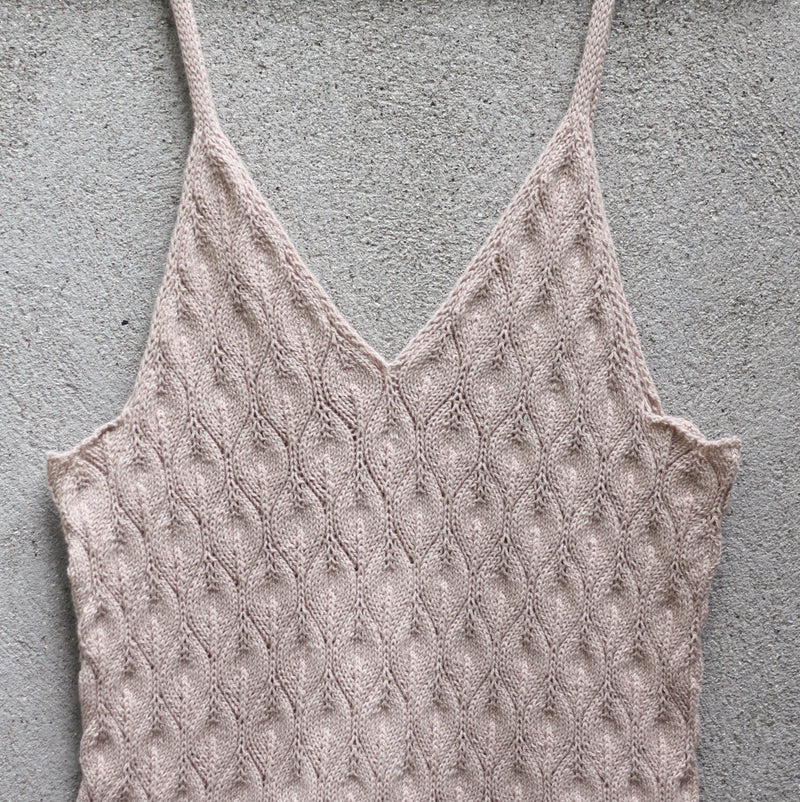 Olive Top – Strickanleitung & Garnpaket - BONIFAKTUR - Kleinste -Olive Top – Strickanleitung & Garnpaket - BONIFAKTUR