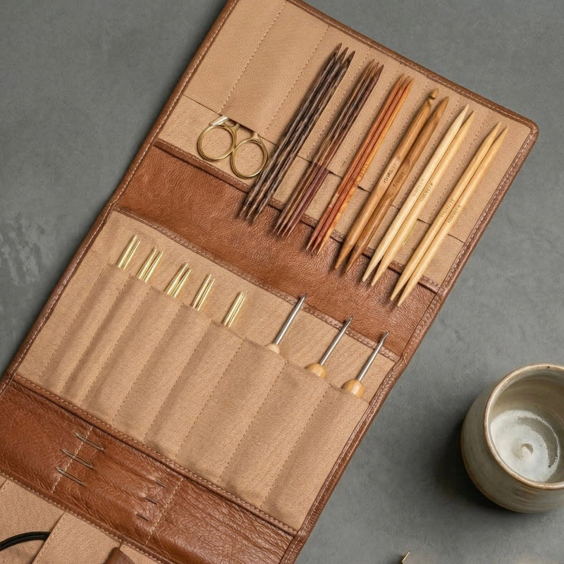 RE:DESIGNED Project 14 - Nadeletui - BONIFAKTUR - Walnut and Gold - #farbe_walnut-and-gold