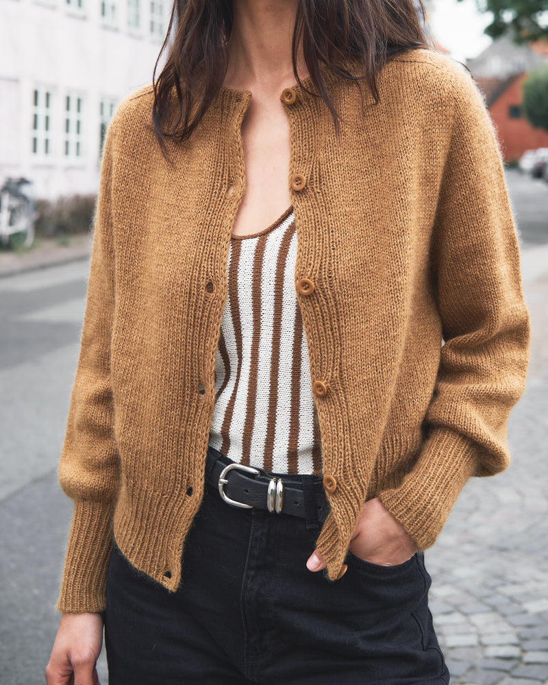 Johanne Cardigan – Strickanleitung & Garnpaket - BONIFAKTUR