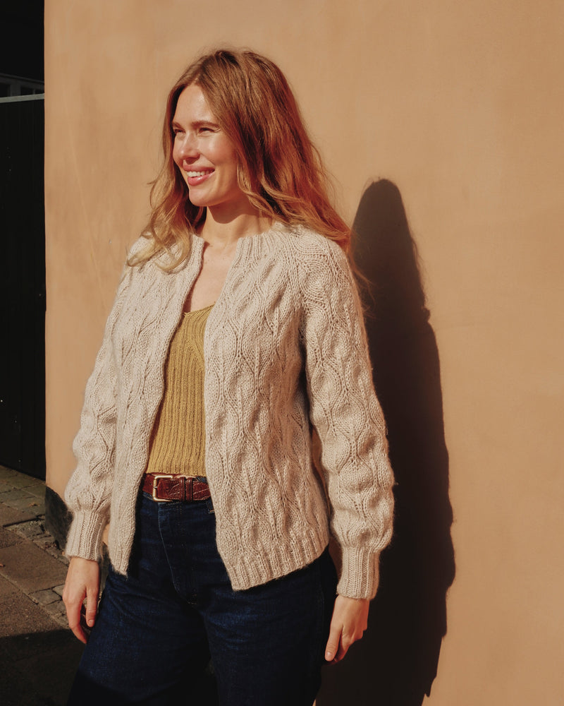 Olive Cardigan – Strickanleitung & Garnpaket - BONIFAKTUR
