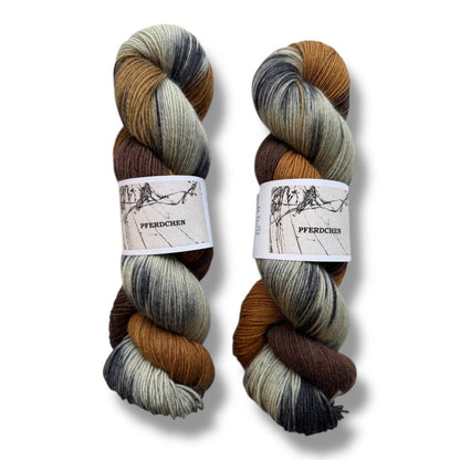 Atelier Franziska Uhl HANDGEFÄRBTE SOCKENWOLLE - TRUE SOCK - BONIFAKTUR - Pferdchen - Atelier Franziska Uhl HANDGEFÄRBTE SOCKENWOLLE - TRUE SOCK