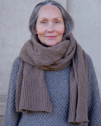 Olive Scarf – Strickanleitung & Garnpaket - BONIFAKTUR - Kleinste - Olive Scarf – Strickanleitung & Garnpaket